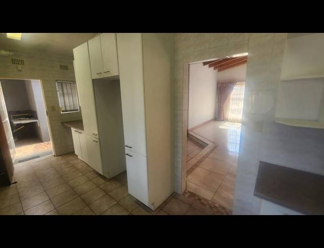 4 BEDROOM HOUSE FOR SALE IN BRACKENHURST